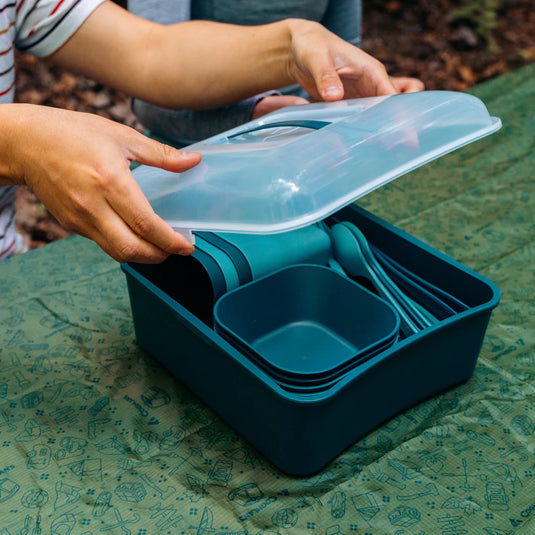 COGHLANS SOLO TABLEWARE SET