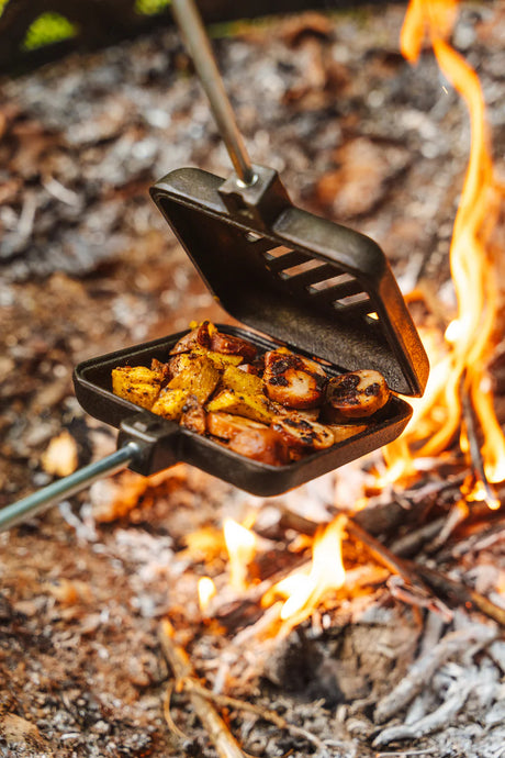 COGHLANS CAST IRON BROILER
